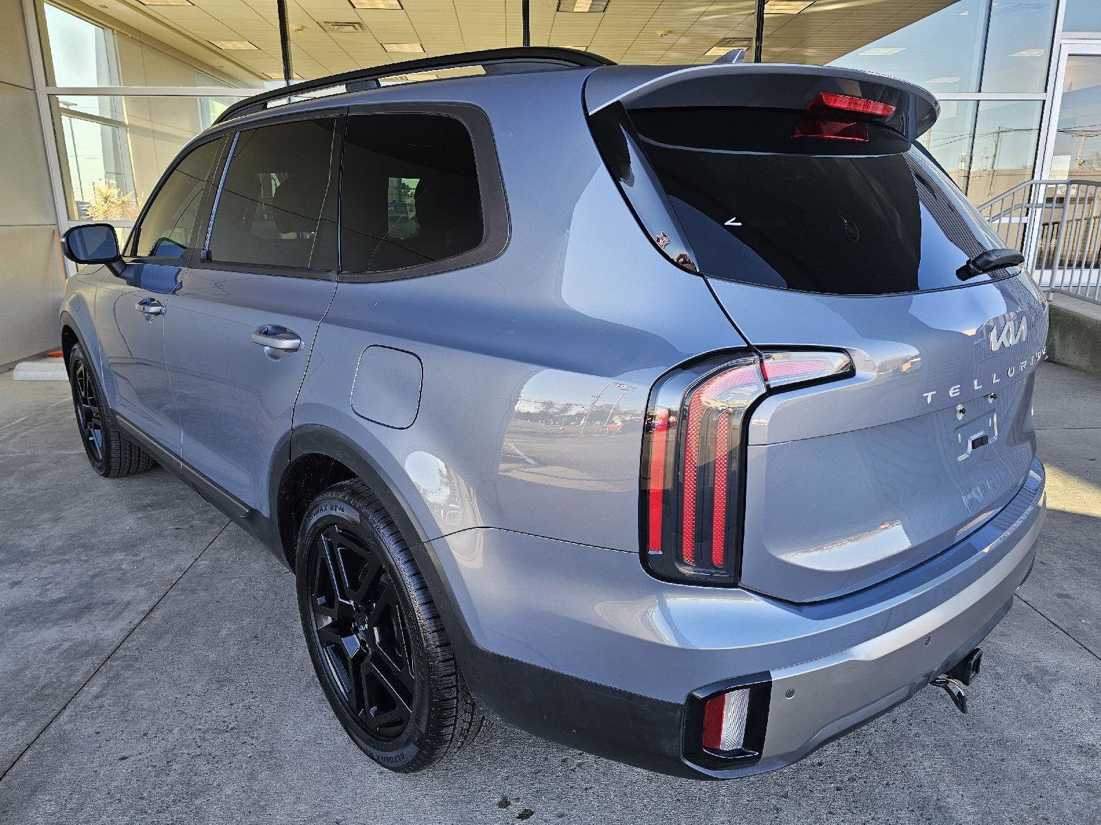Used 2023 Kia Telluride EX X-Line image 3