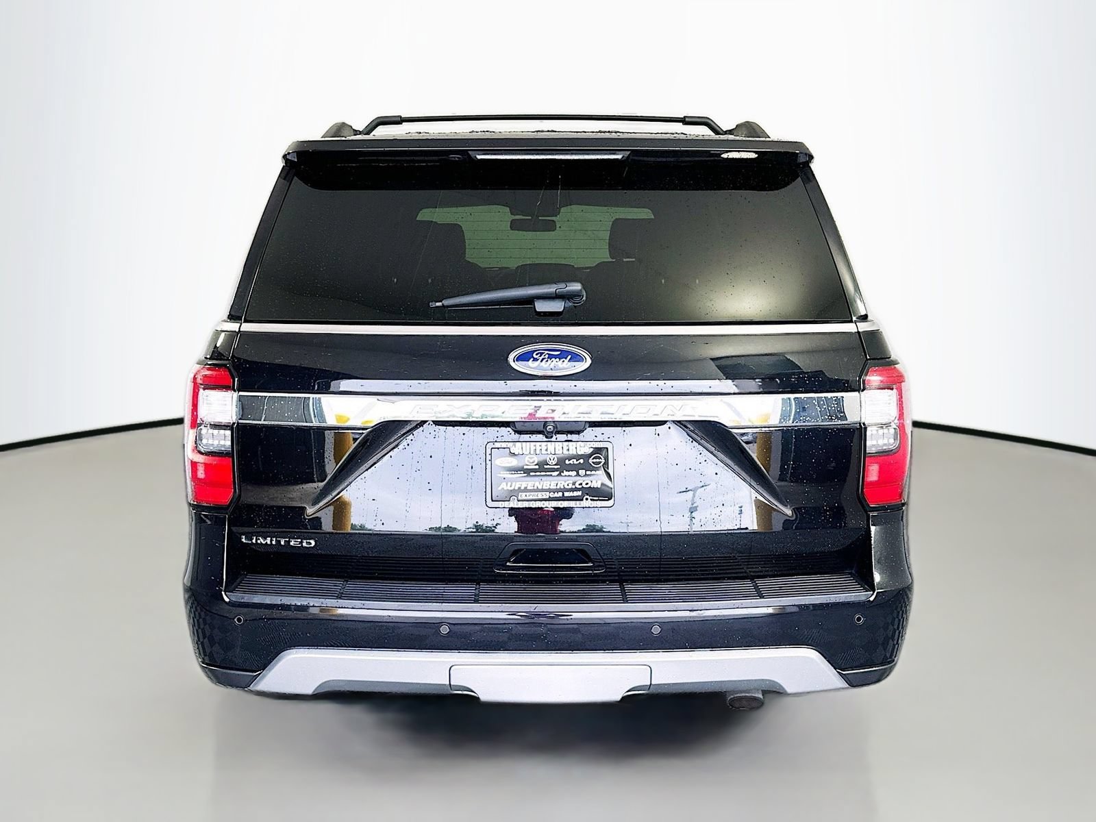 Used 2019 Ford Expedition Limited w/ Equipment Group 302A AWD/4WD image 6