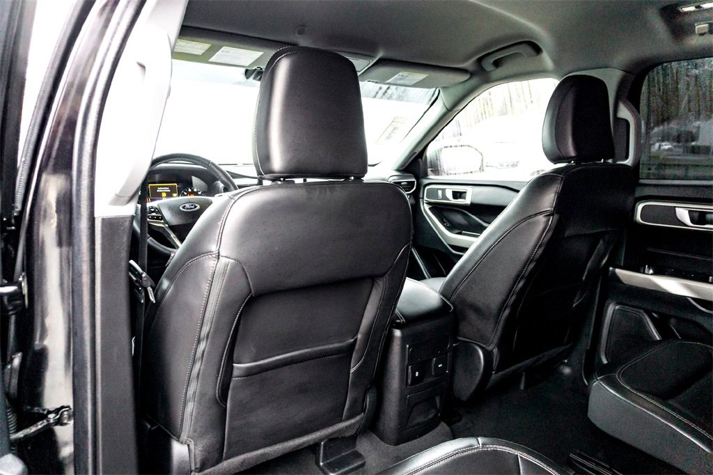 Used 2023 Ford Explorer XLT w/ Equipment Group 202A image 28