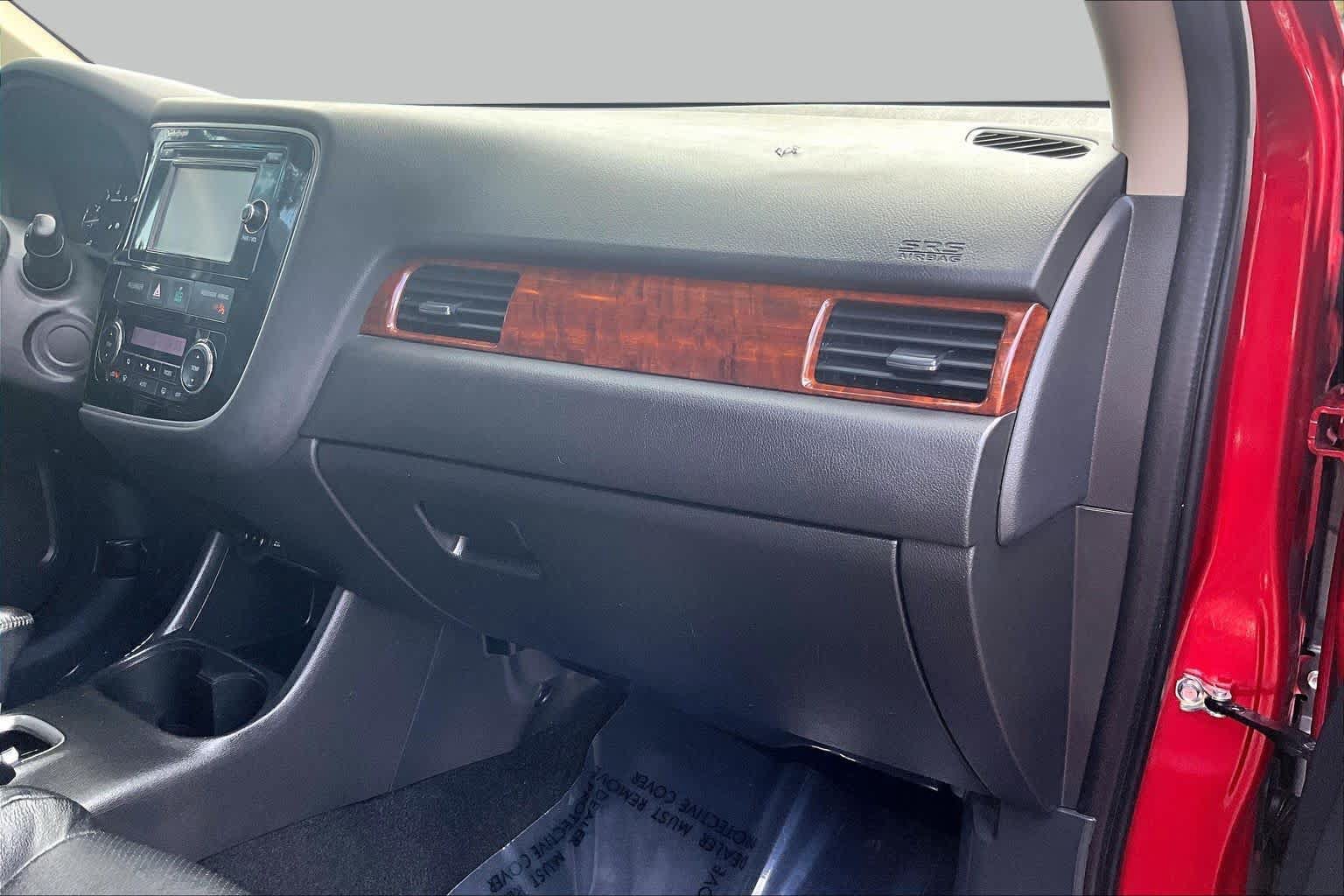 Used 2015 Mitsubishi Outlander SE FWD image 19