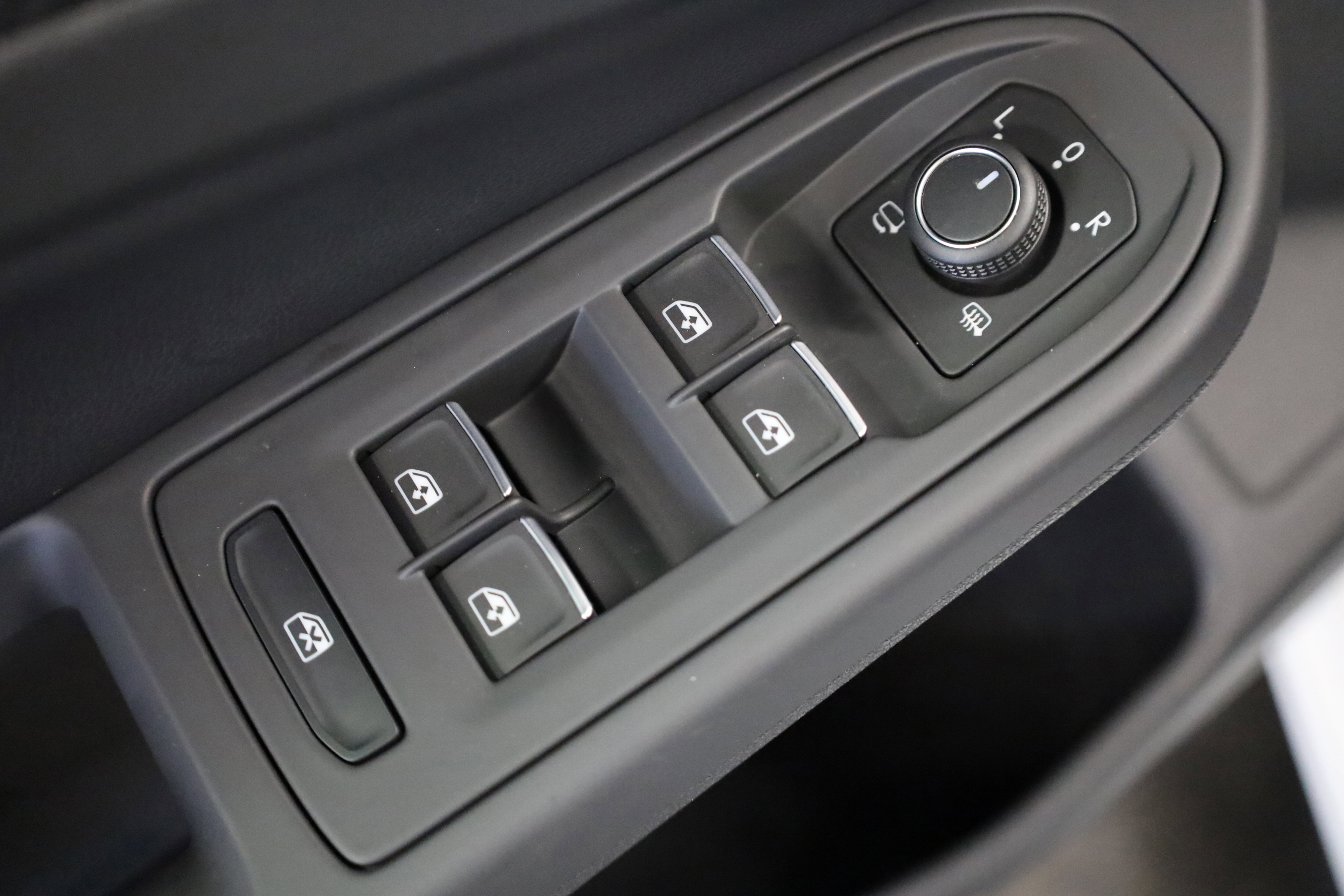 Used 2024 Volkswagen Golf R image 15