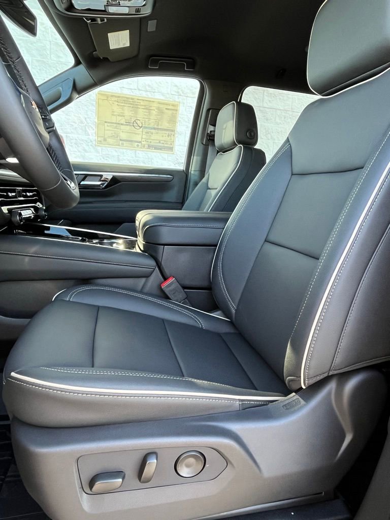New 2026 Chevrolet Suburban Premier image 11