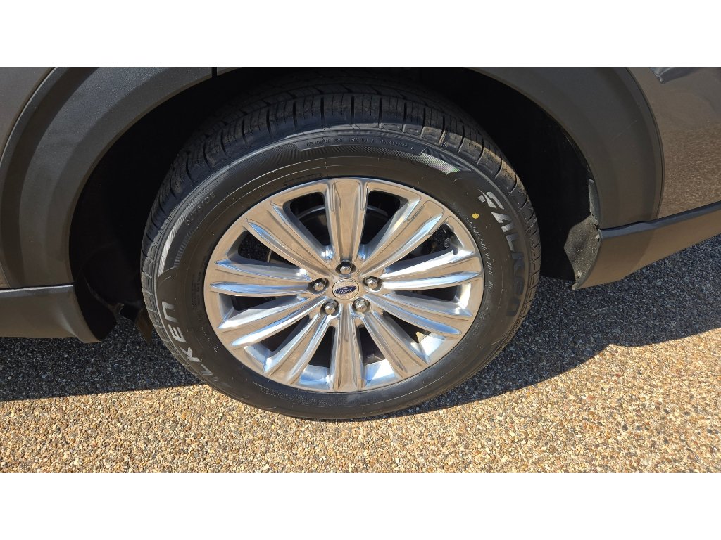 Used 2024 Ford Explorer Limited w/ Limited Technology Package RWD image 10