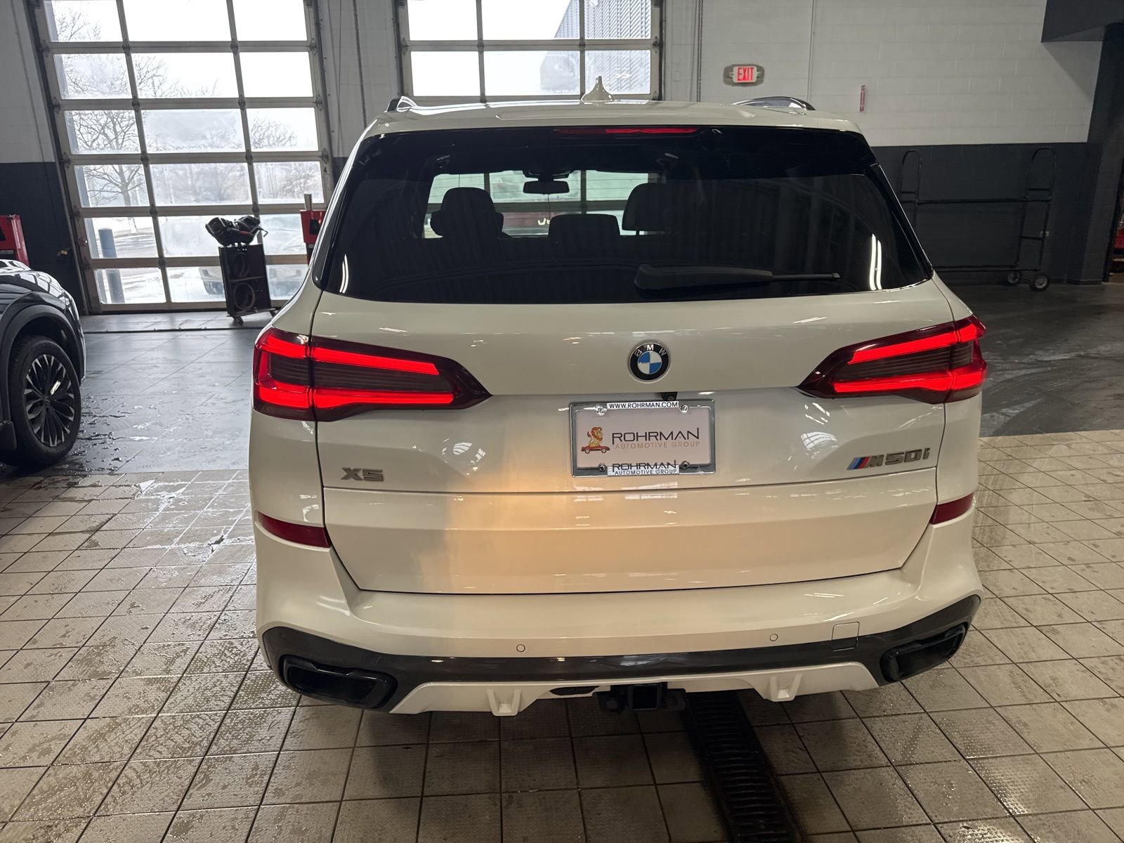 Used 2021 BMW X5 M50i w/ Executive Package image 9