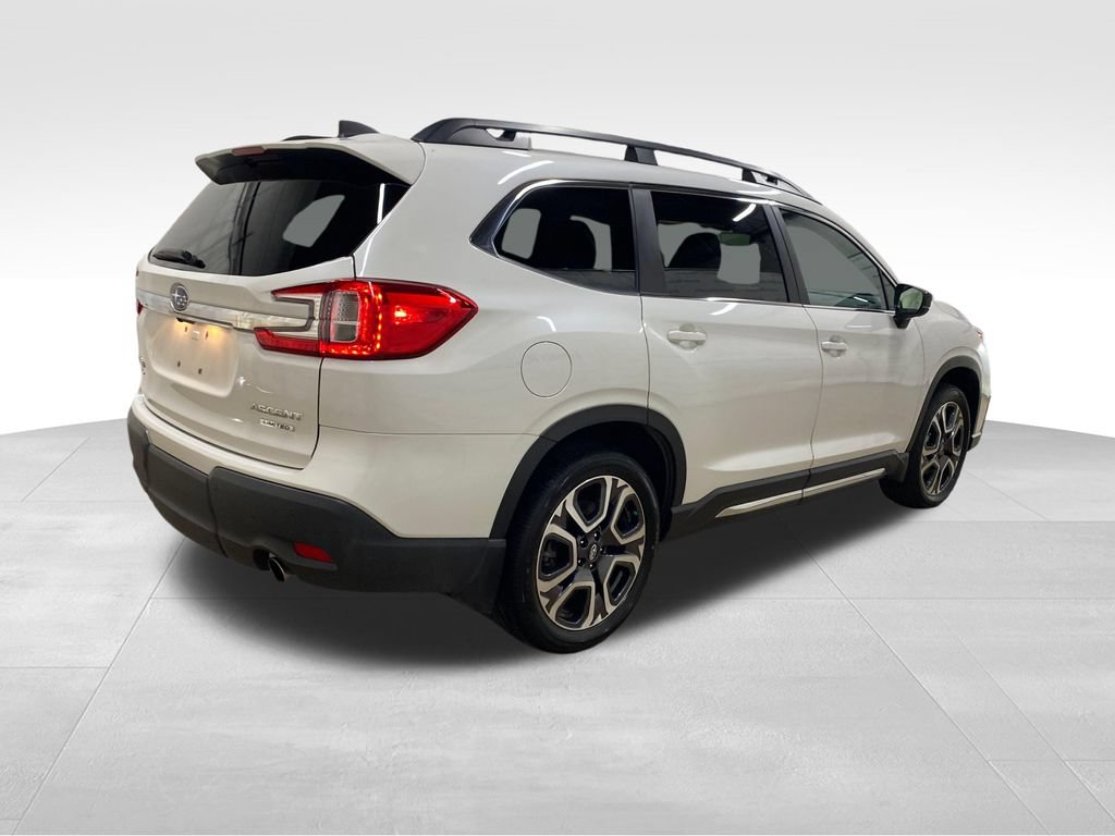 Used 2025 Subaru Ascent Limited AWD/4WD image 2