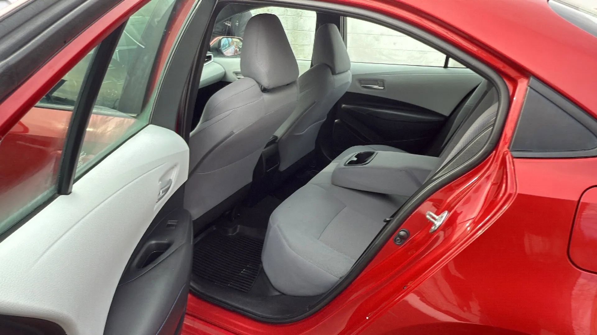 Used 2020 Toyota Corolla SE FWD image 26