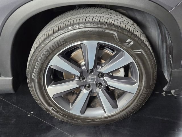 Used 2025 Honda Pilot Touring image 9