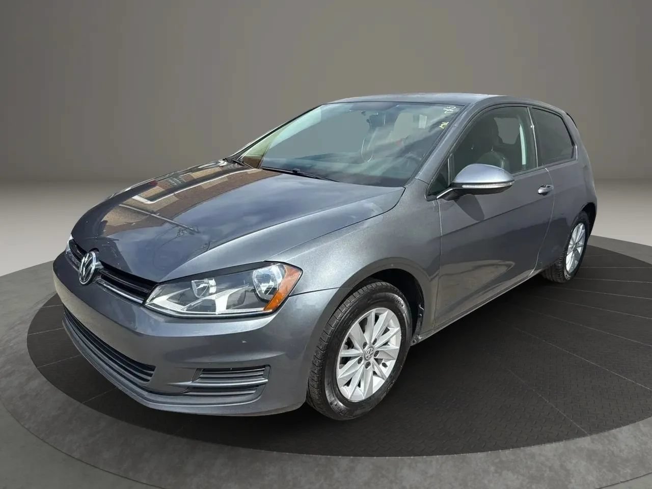 Used 2015 Volkswagen Golf S FWD image 1