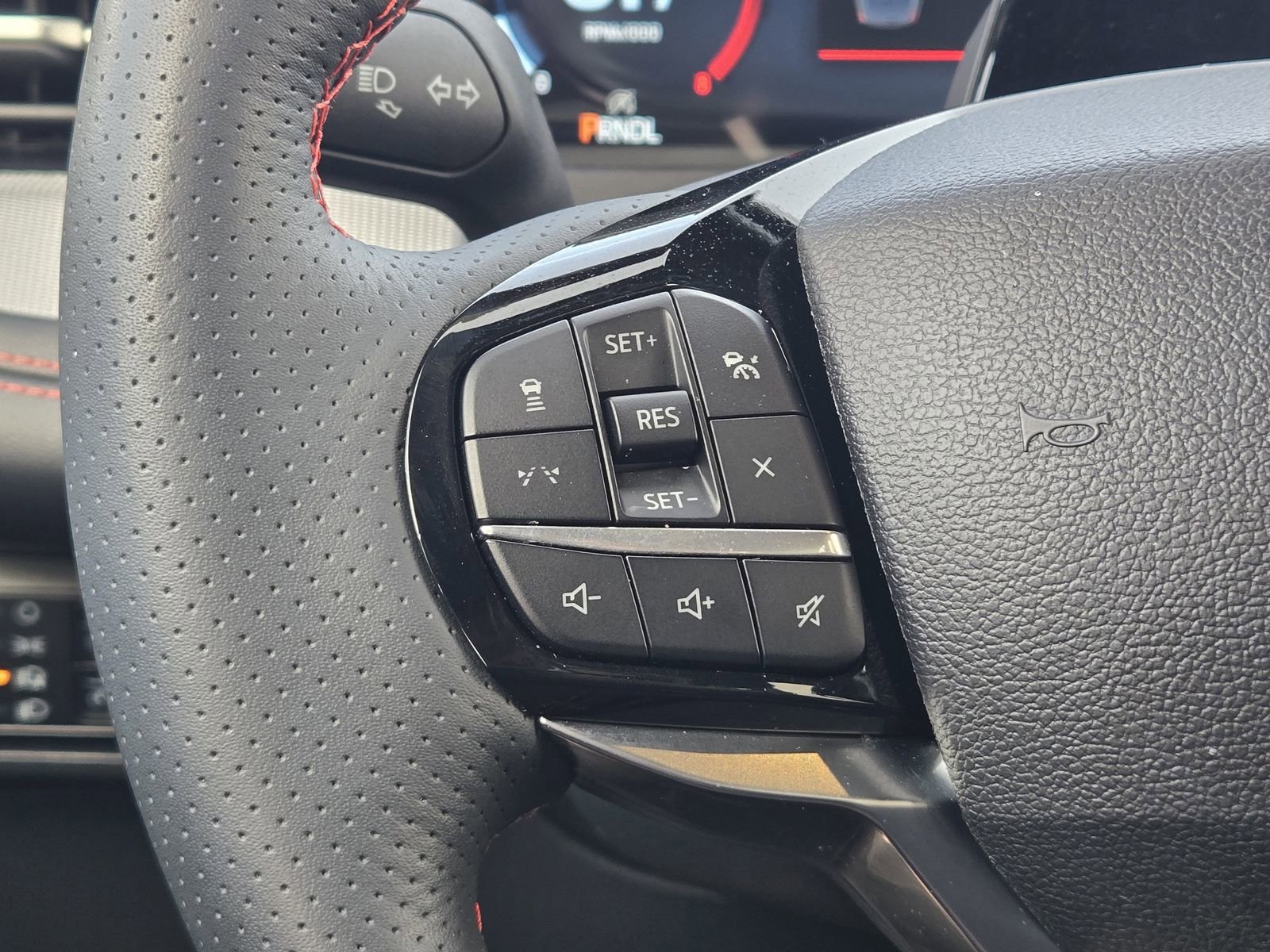 Used 2025 Ford Explorer ST-Line w/ Premium Package image 30