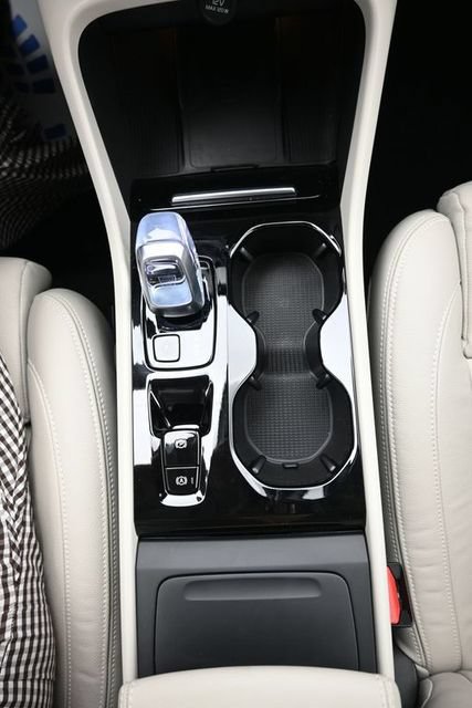Used 2023 Volvo XC40 B5 Ultimate w/ Protection Package Premier AWD/4WD image 11