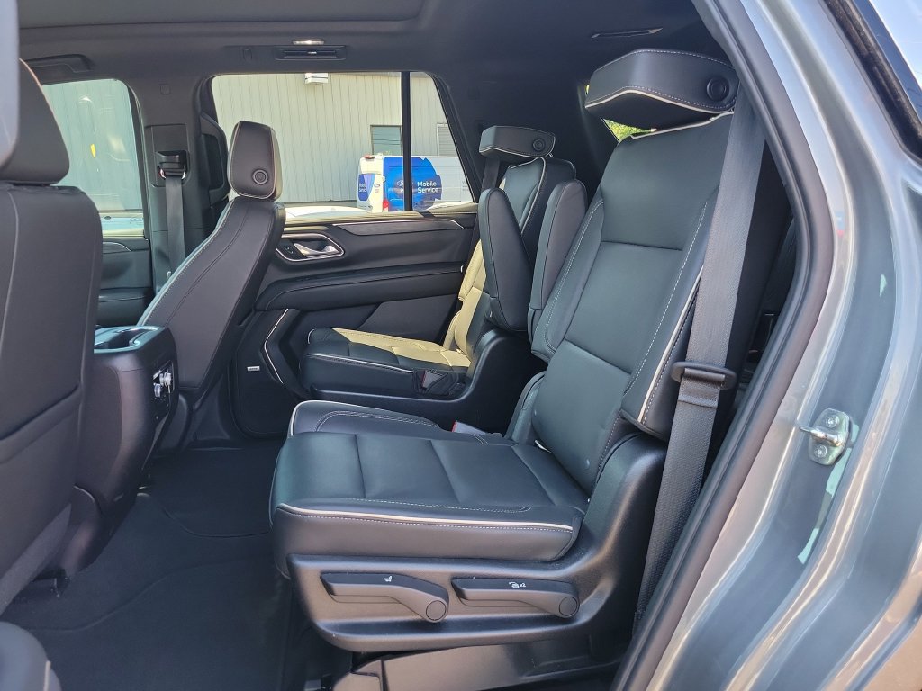 Used 2021 GMC Yukon SLT w/ SLT Premium Package AWD/4WD image 17