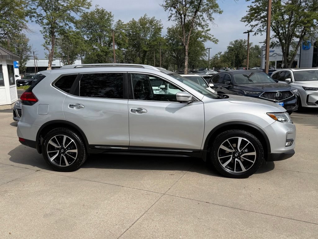 Used 2017 Nissan Rogue SL w/ SL Premium Package AWD/4WD image 3