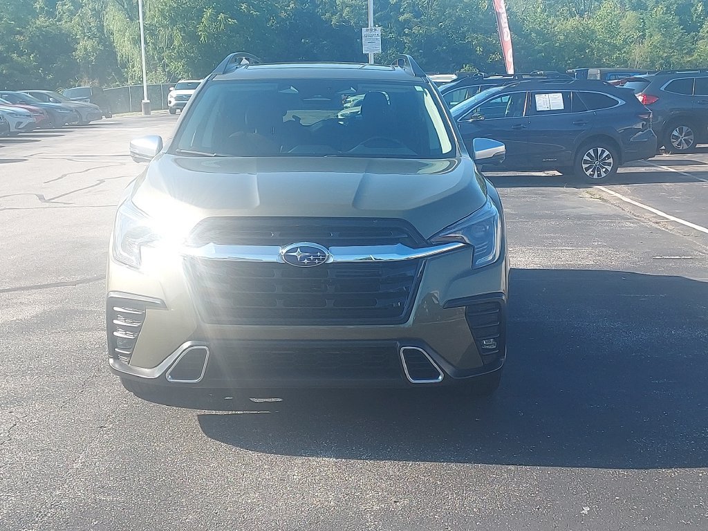 Used 2023 Subaru Ascent Touring AWD/4WD image 2
