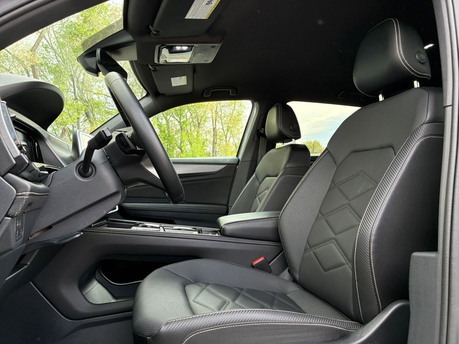 Used 2025 Volkswagen Atlas Cross Sport SE image 29