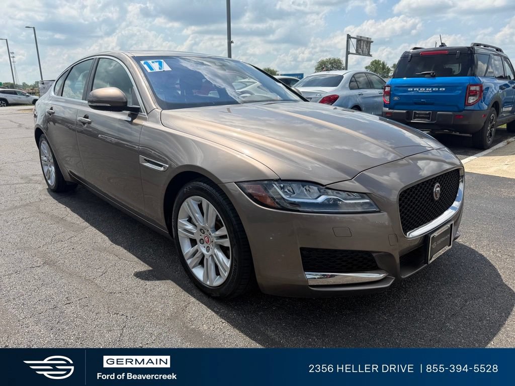 Used 2017 Jaguar XF Premium AWD/4WD image 2