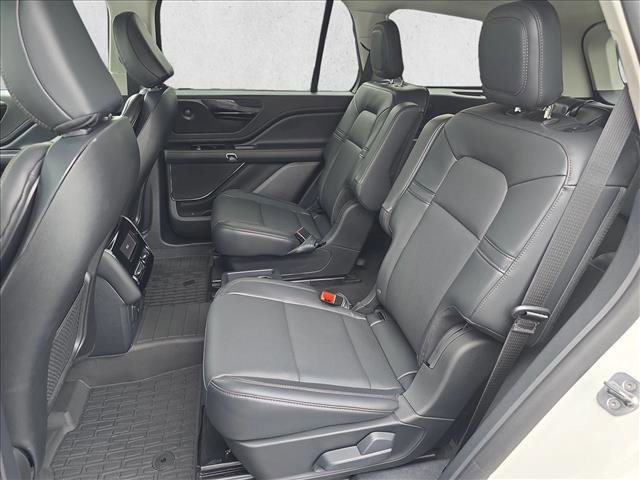 Used 2025 Lincoln Aviator AWD w/ Equipment Group 101A image 14