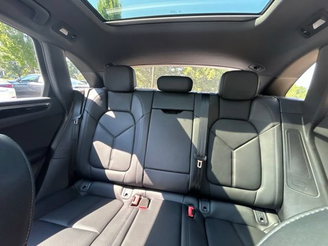 Used 2021 Porsche Macan AWD/4WD image 32