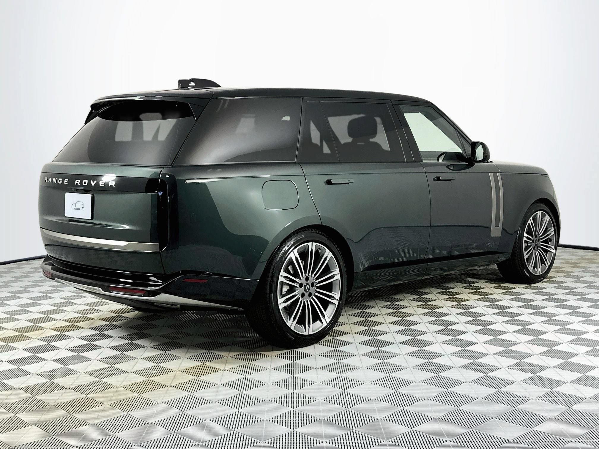 New 2027 Land Rover Range Rover Long Wheelbase SE AWD/4WD image 5