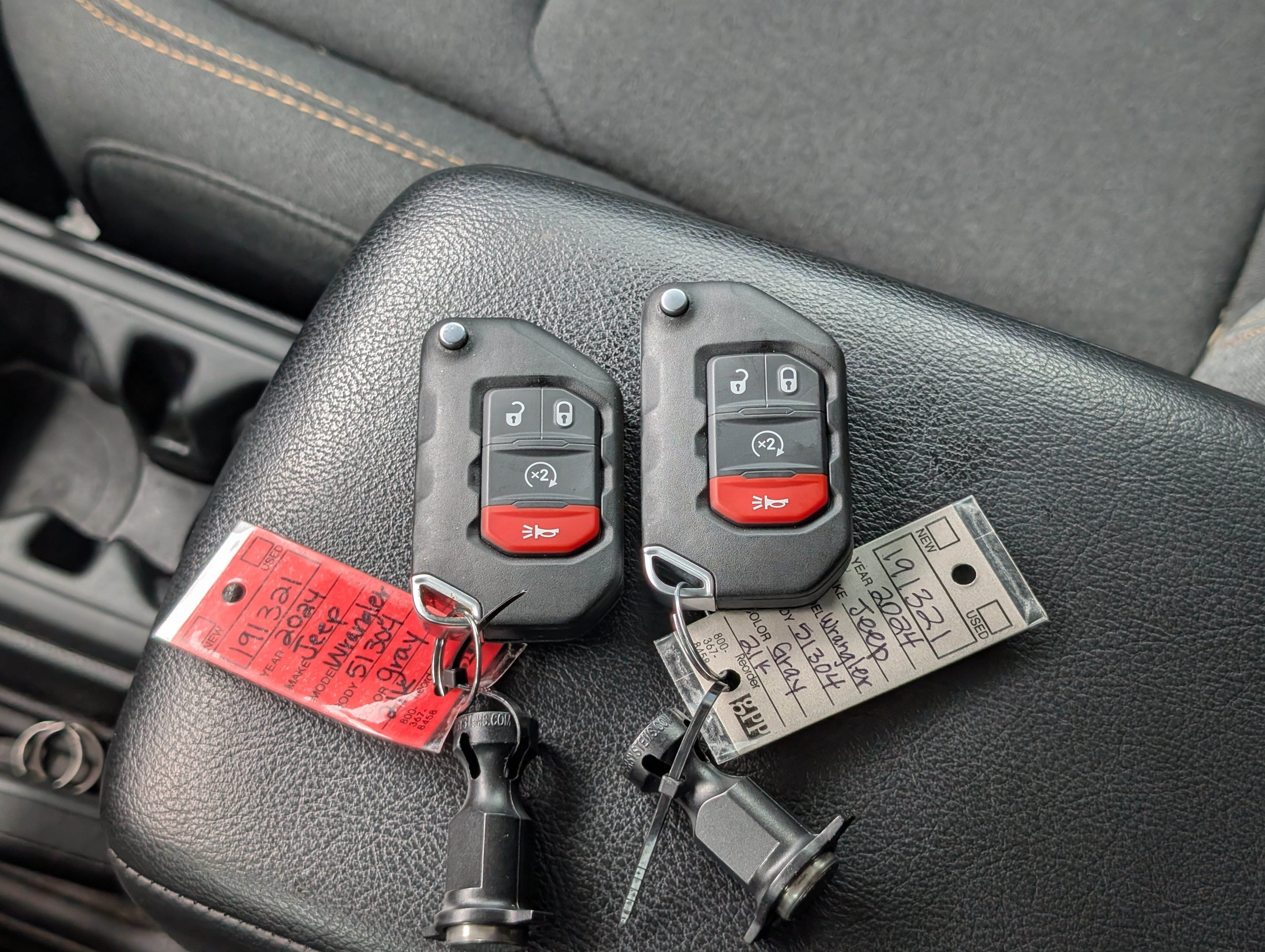 Used 2024 Jeep Wrangler Unlimited AWD/4WD image 35