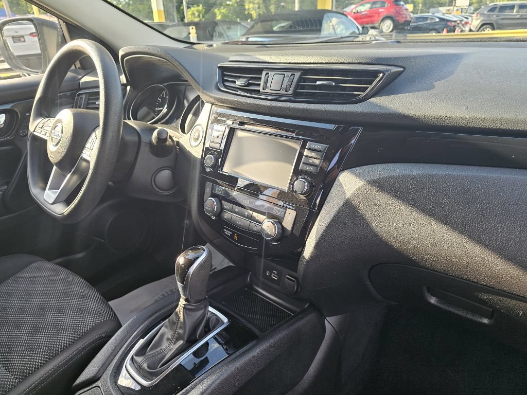 Used 2020 Nissan Rogue Sport SV AWD/4WD image 35