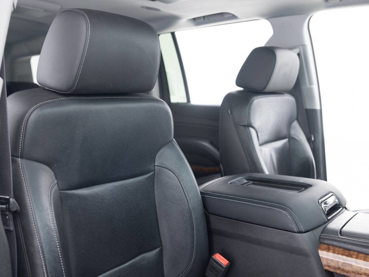 Used 2015 Chevrolet Suburban LTZ image 30