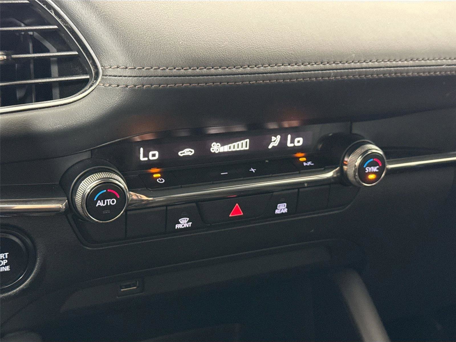 Used 2019 MAZDA MAZDA3 Hatchback image 23