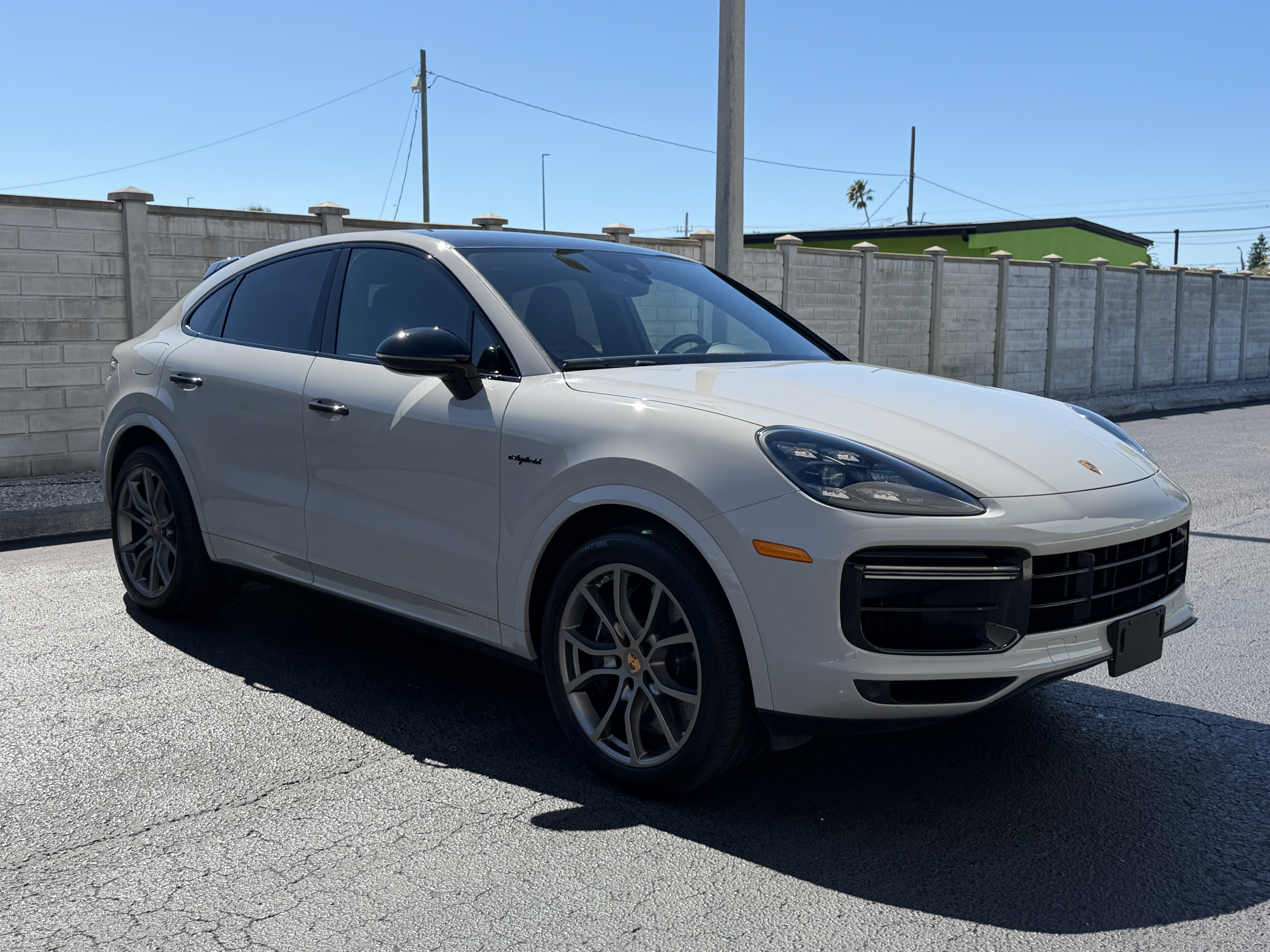 Certified 2022 Porsche Cayenne Turbo S AWD/4WD image 8