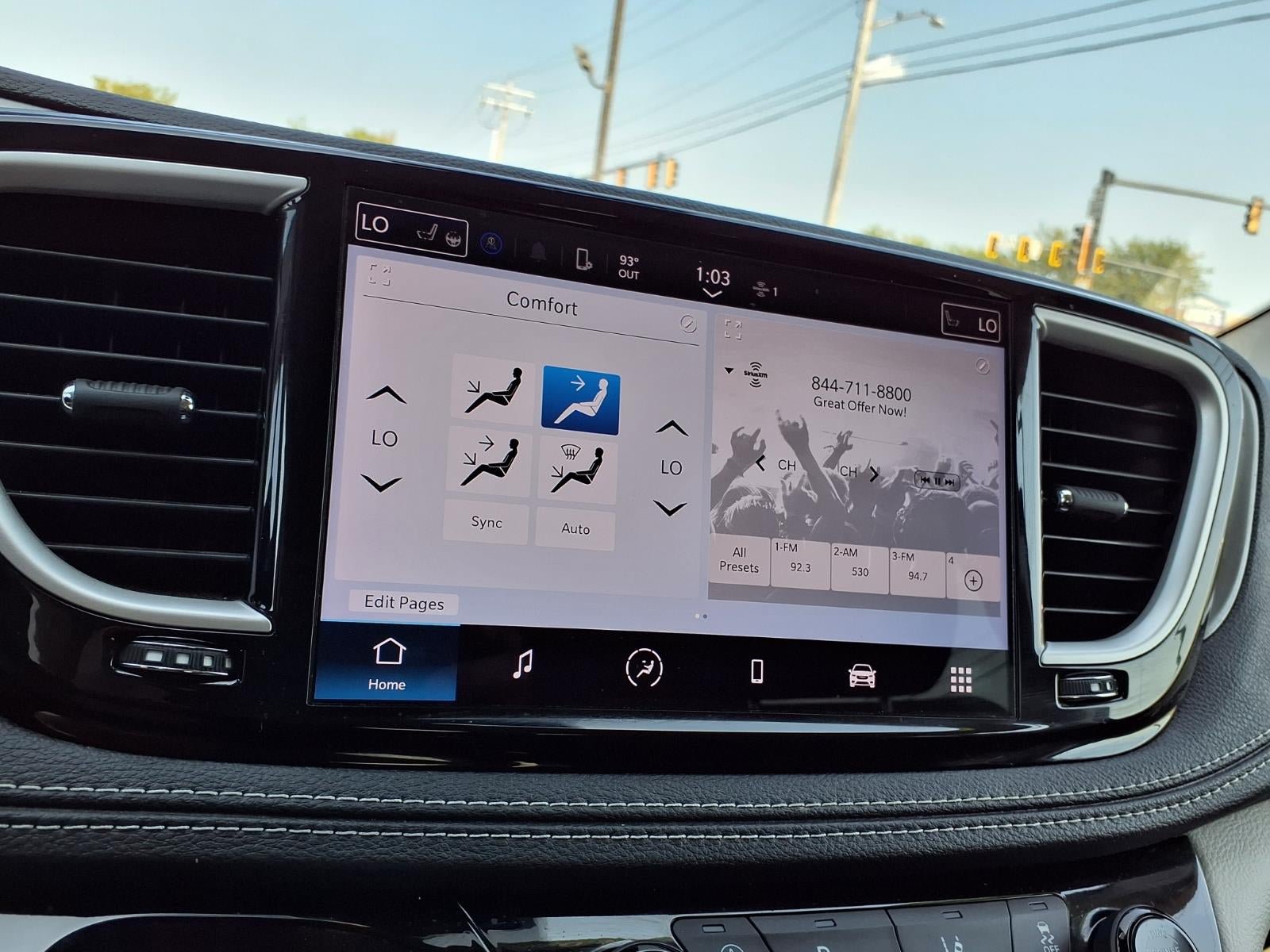 Certified 2022 Chrysler Pacifica Touring-L AWD/4WD image 4
