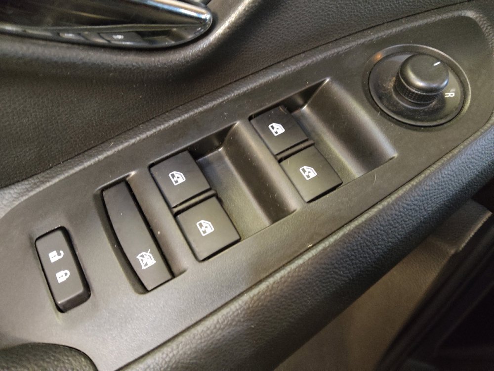 Used 2017 Chevrolet Trax LT image 27