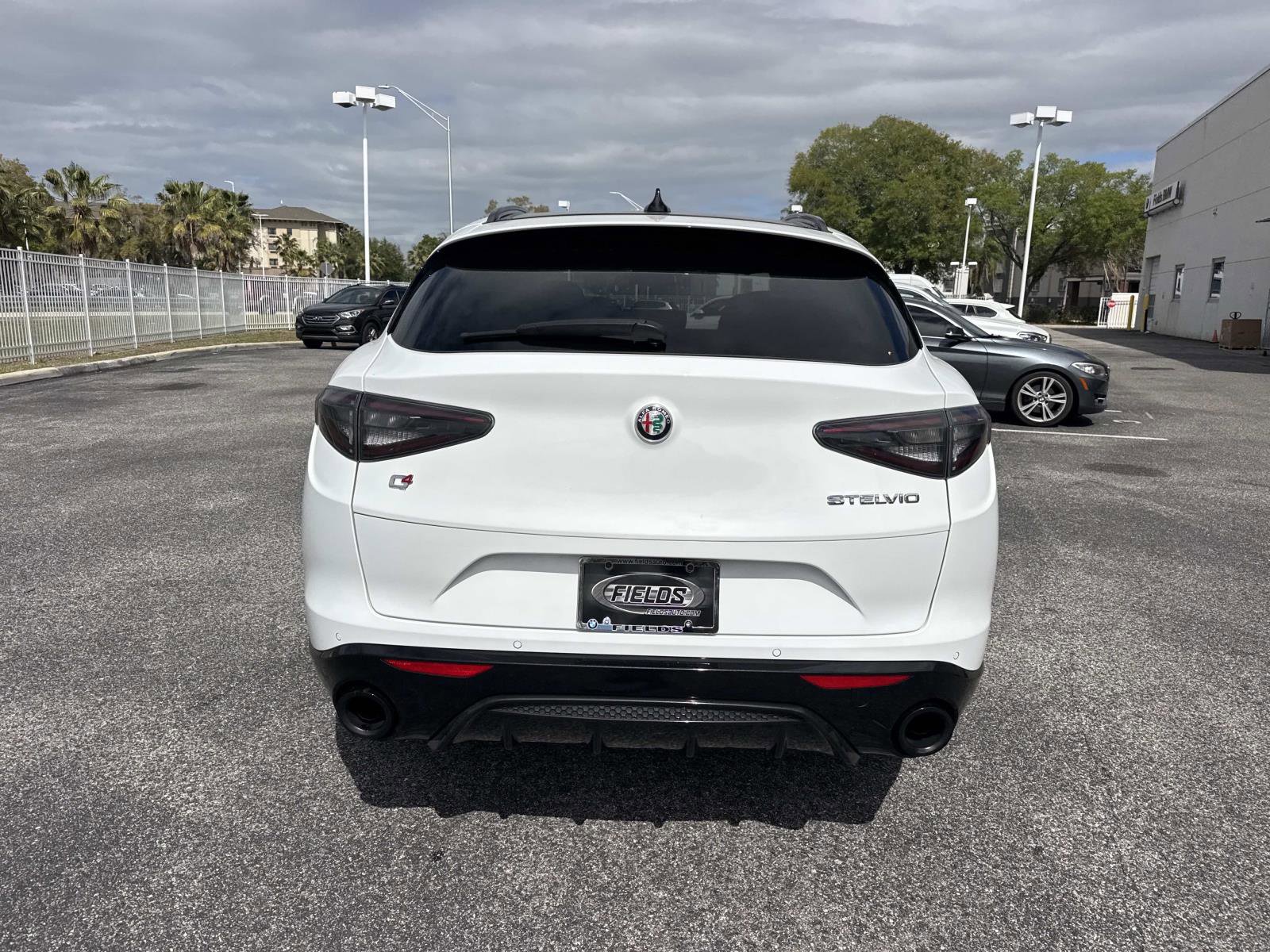 Used 2024 Alfa Romeo Stelvio Veloce image 5