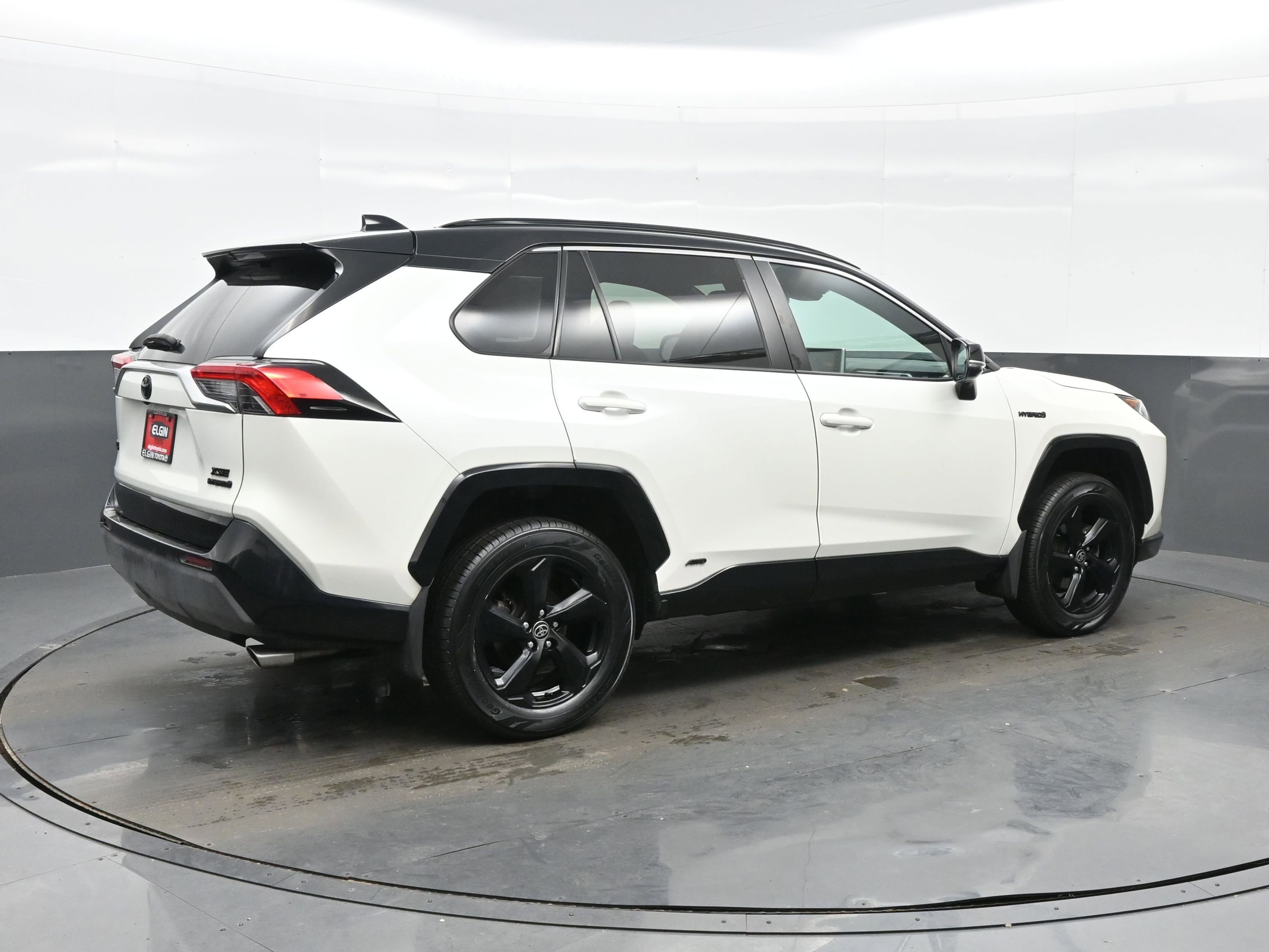 Used 2021 Toyota RAV4 XSE w/ XSE Grade Weather Package image 6