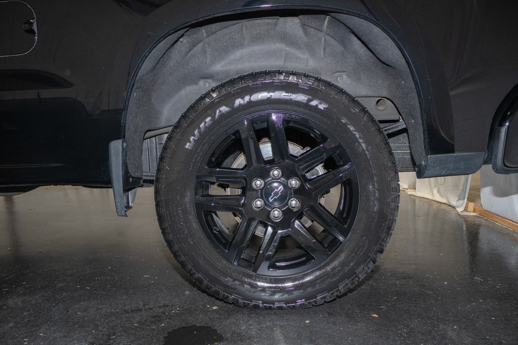 Used 2023 Chevrolet Silverado 1500 Custom AWD/4WD image 9