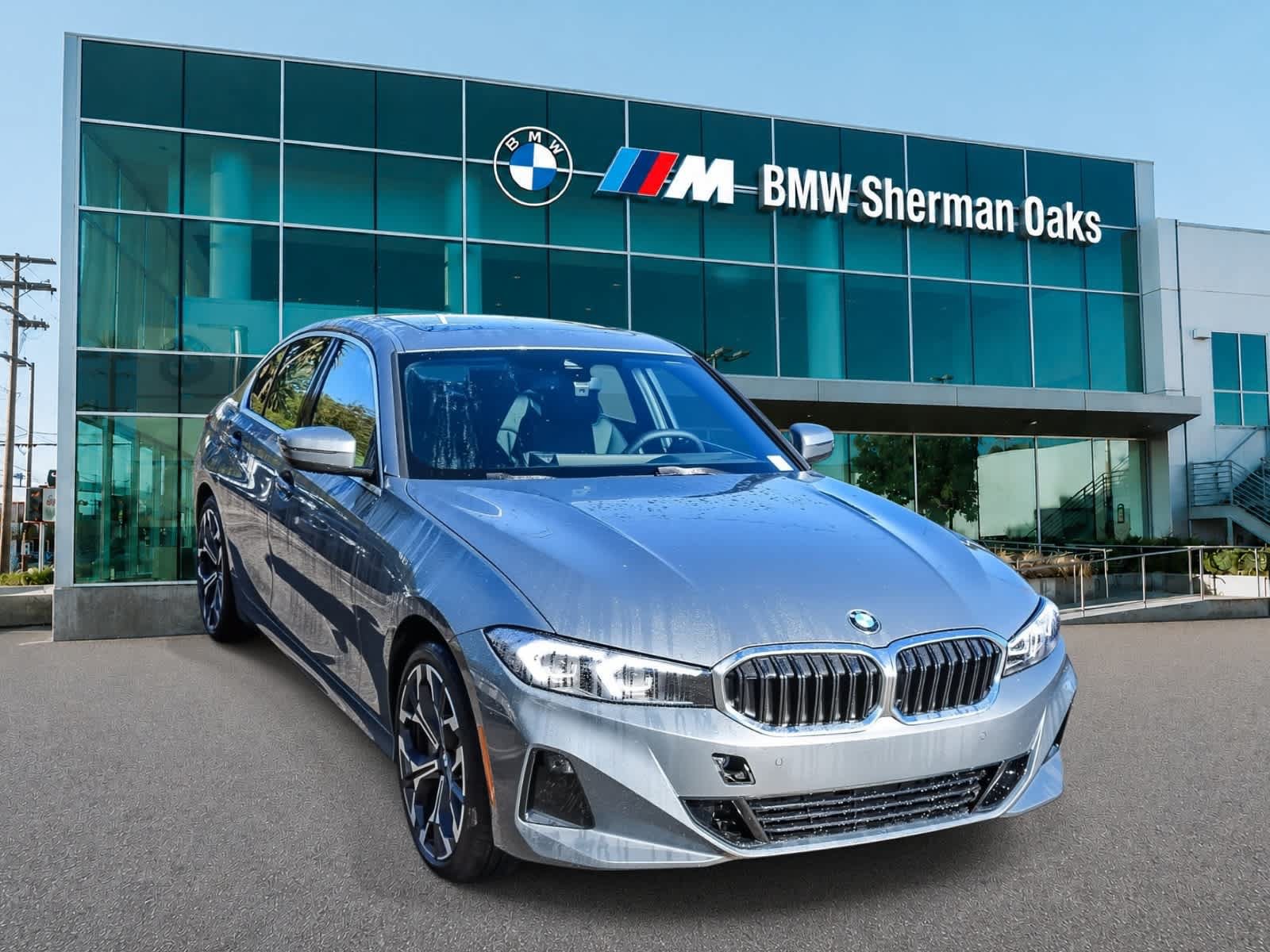 Used 2026 BMW 330i Sedan w/ Premium Package RWD image 2