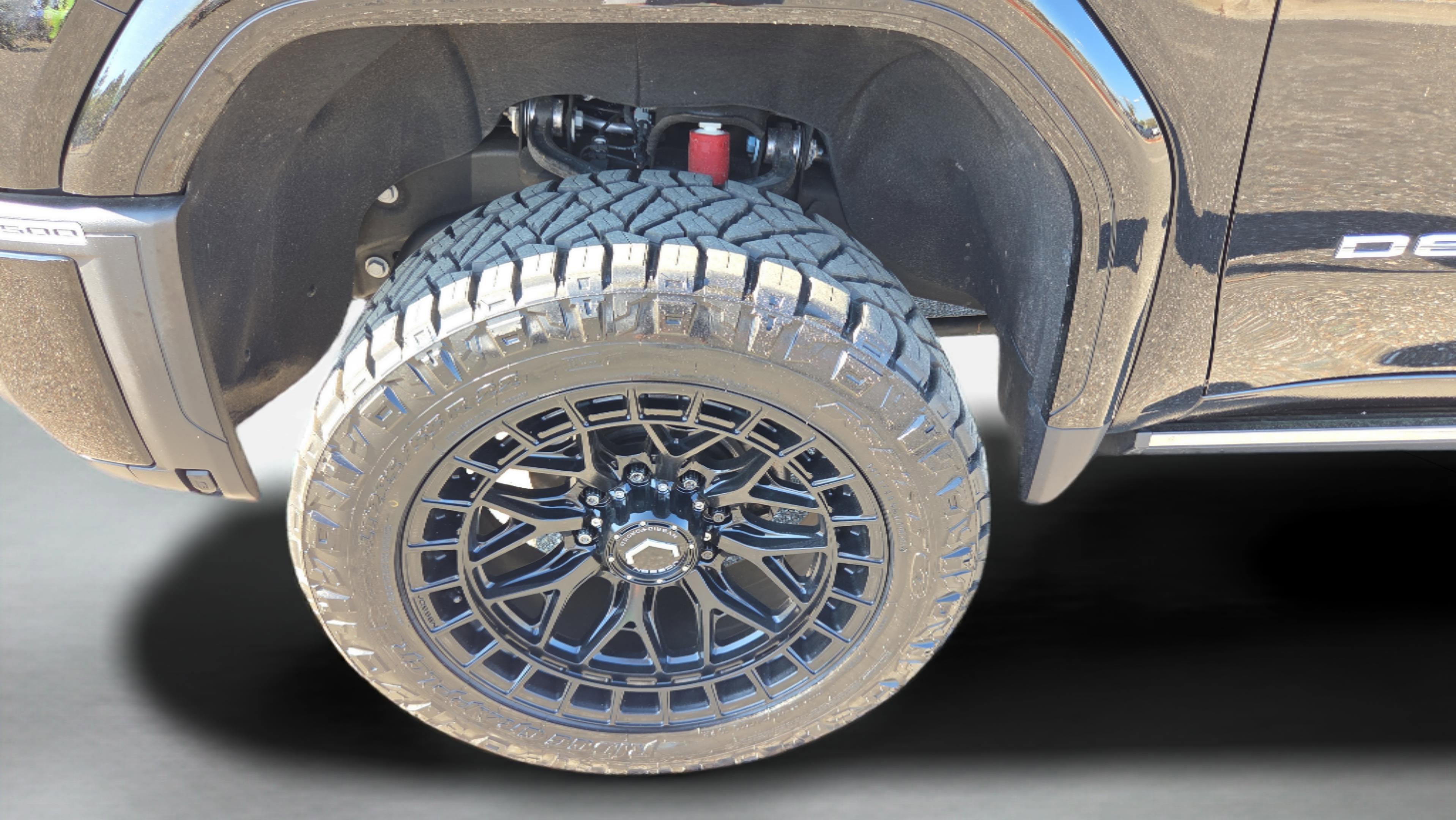 Used 2025 GMC Sierra 2500 Denali Ultimate image 35