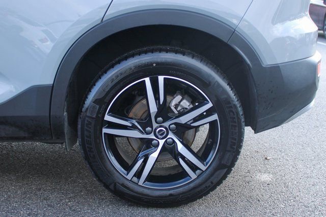 Used 2025 Volvo XC40 B5 Plus image 35