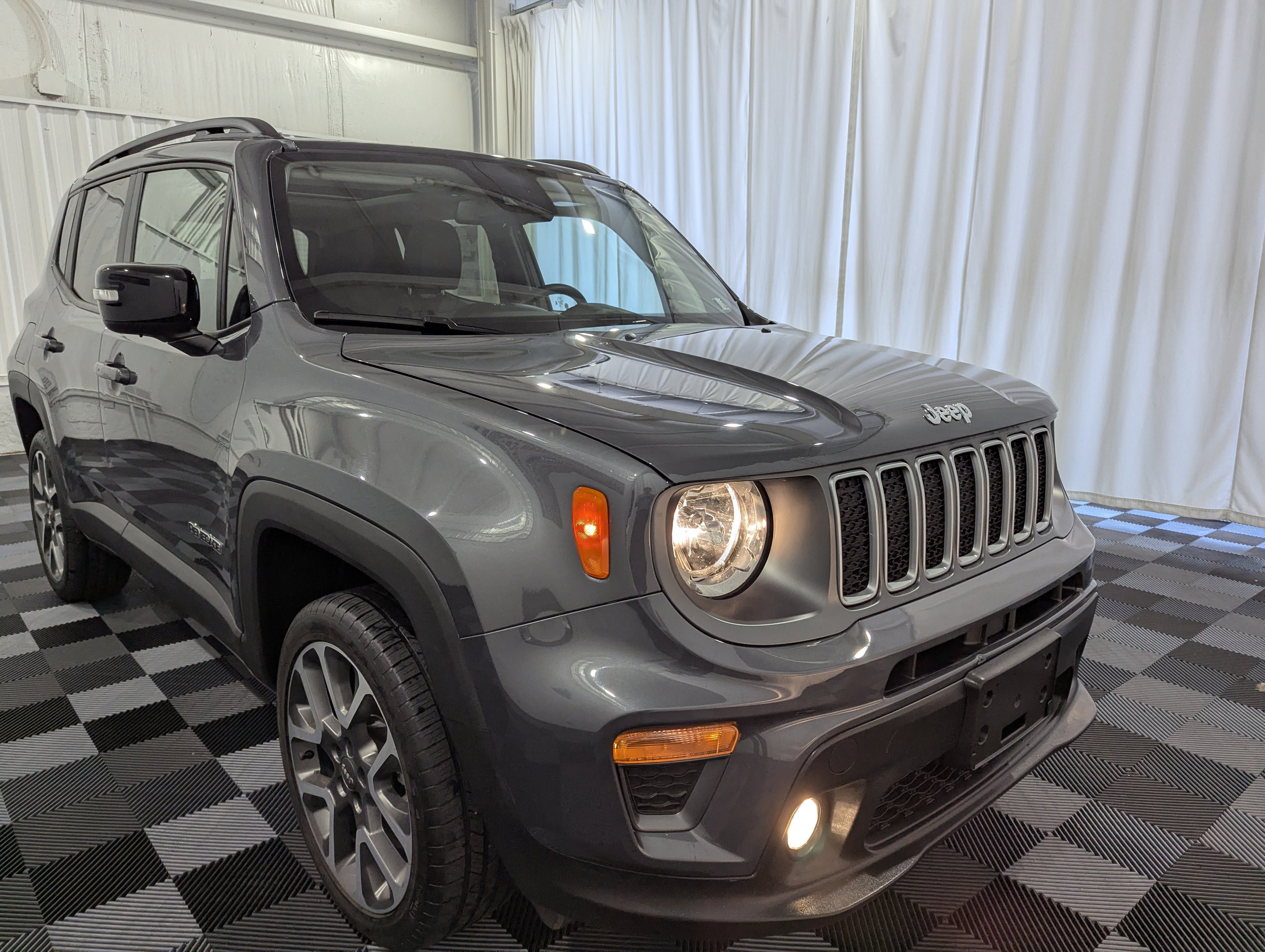 Used 2022 Jeep Renegade Limited w/ Sun, Sound & Wheels Group AWD/4WD image 5