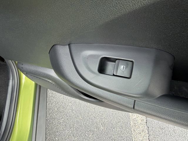 Used 2024 Hyundai Venue SEL image 25