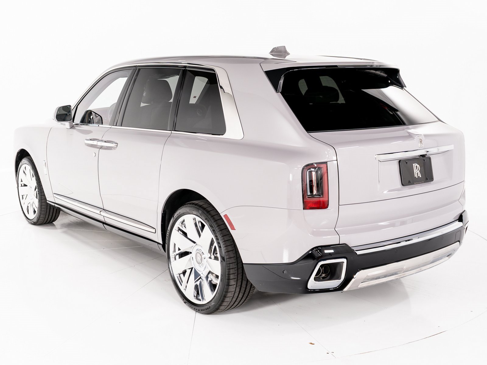 New 2025 Rolls-Royce Cullinan image 3