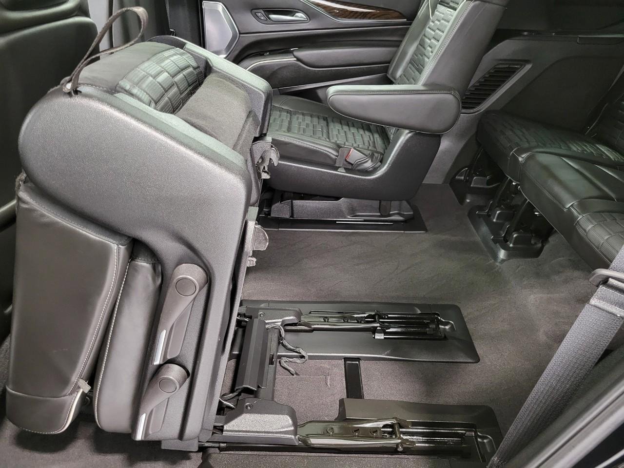 Certified 2024 Cadillac Escalade Sport Platinum w/ Heavy-Duty Trailer Package image 27