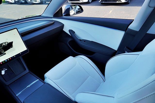 Used 2024 Tesla Model 3 Performance image 23
