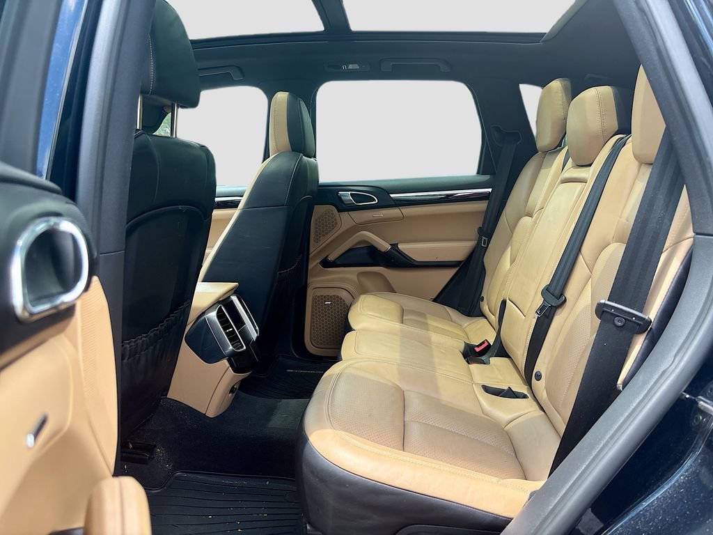 Used 2016 Porsche Cayenne AWD/4WD image 14