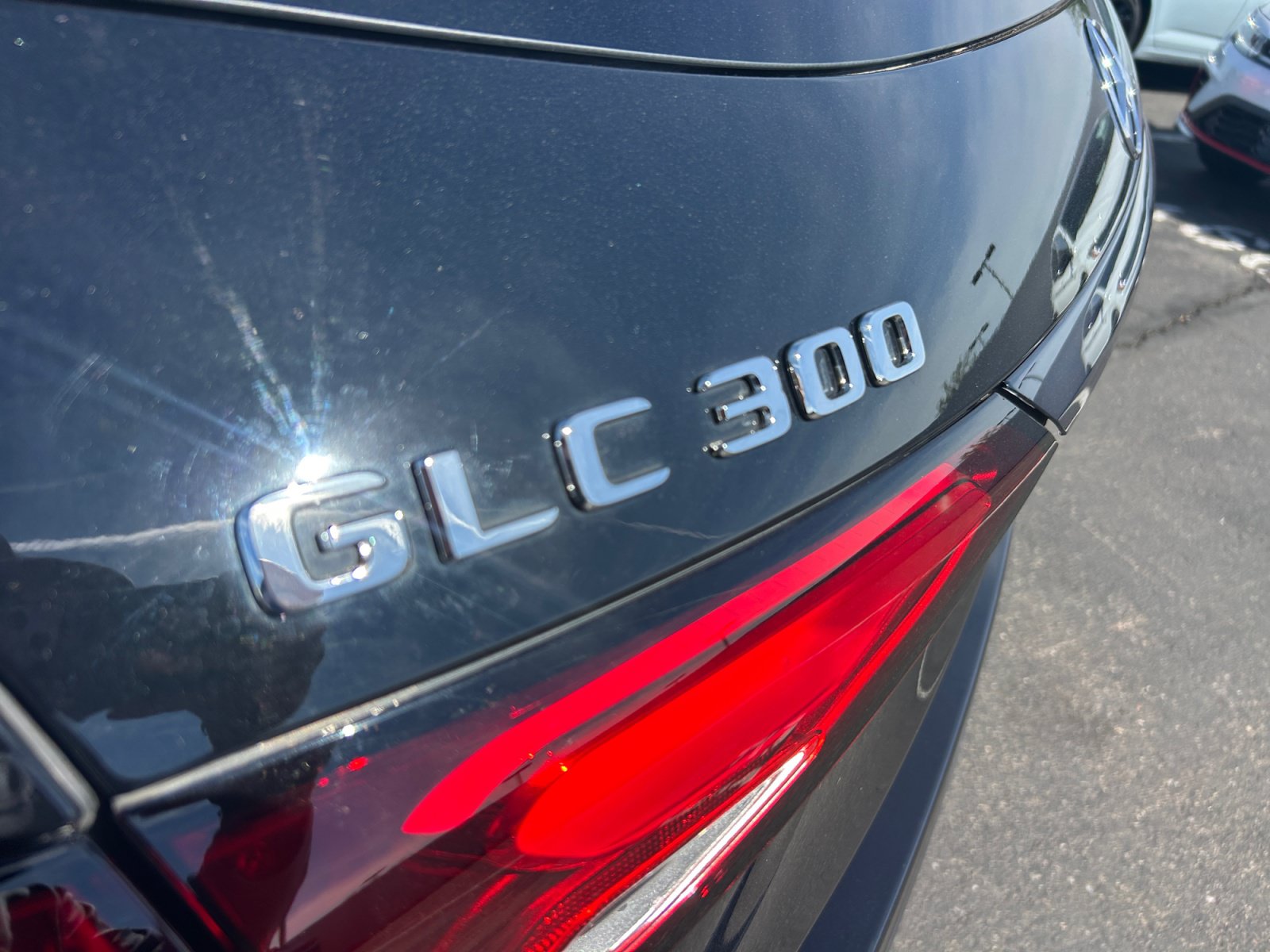 Used 2025 Mercedes-Benz GLC 300 image 22