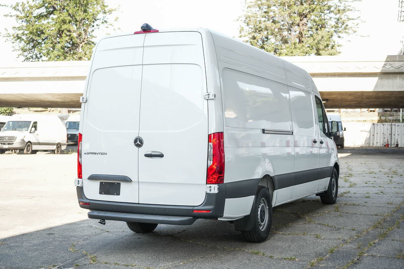 New 2025 Mercedes-Benz eSprinter 170 Cargo image 7