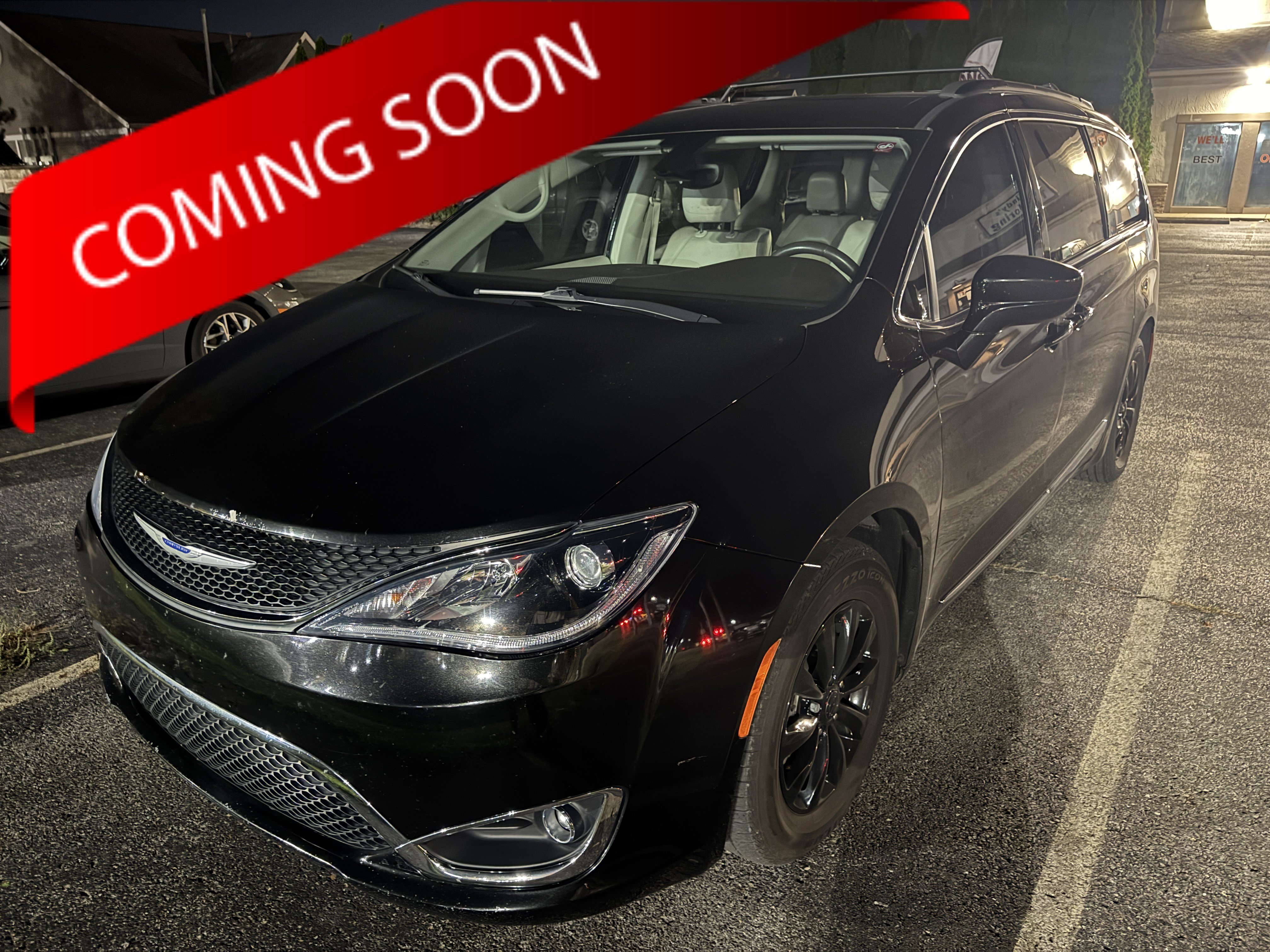 Used 2018 Chrysler Pacifica Touring-L Plus FWD image 1