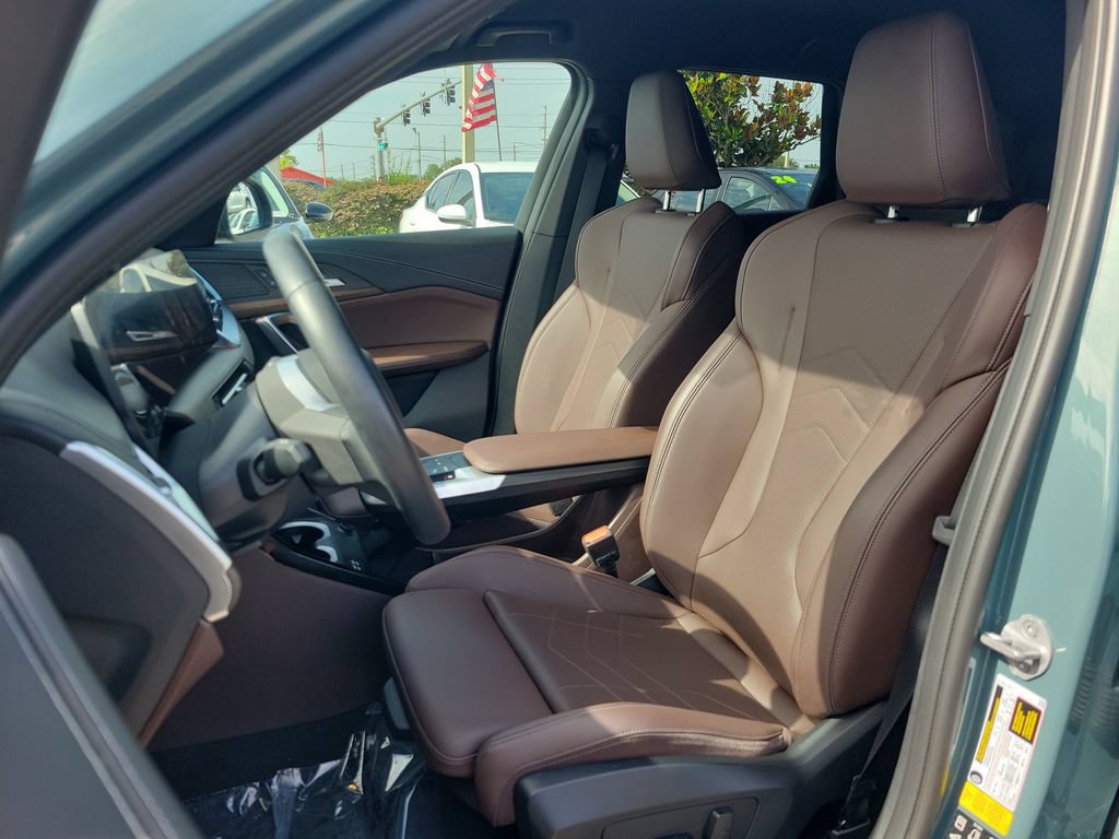 Used 2023 BMW X1 xDrive28i w/ Convenience Package AWD/4WD image 16