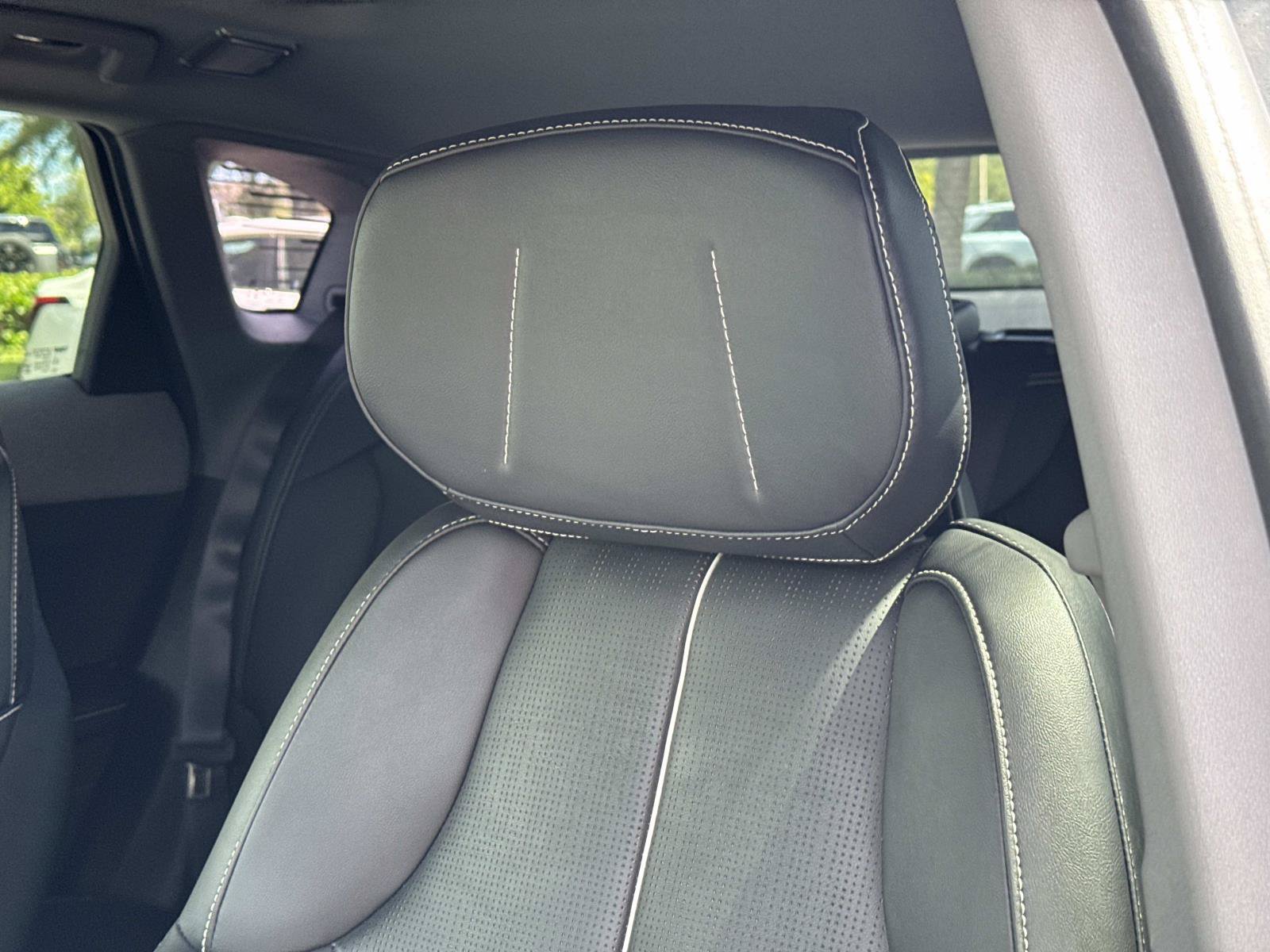 Used 2025 Cadillac Optiq Luxury 2 w/ LPO, Floor Liner Package AWD/4WD image 13