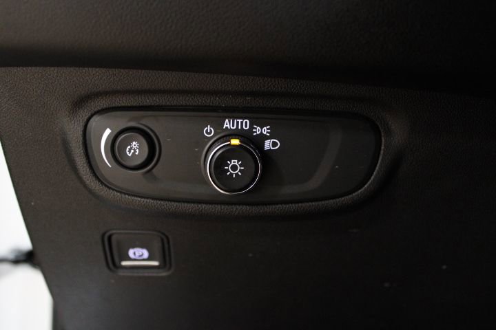 Certified 2022 GMC Terrain SLE w/ Driver Convenience Package image 42