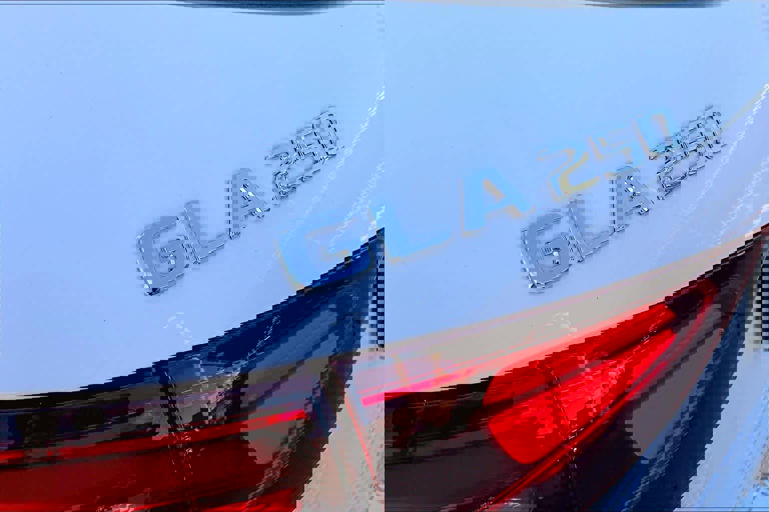 Used 2025 Mercedes-Benz GLA 250 image 9