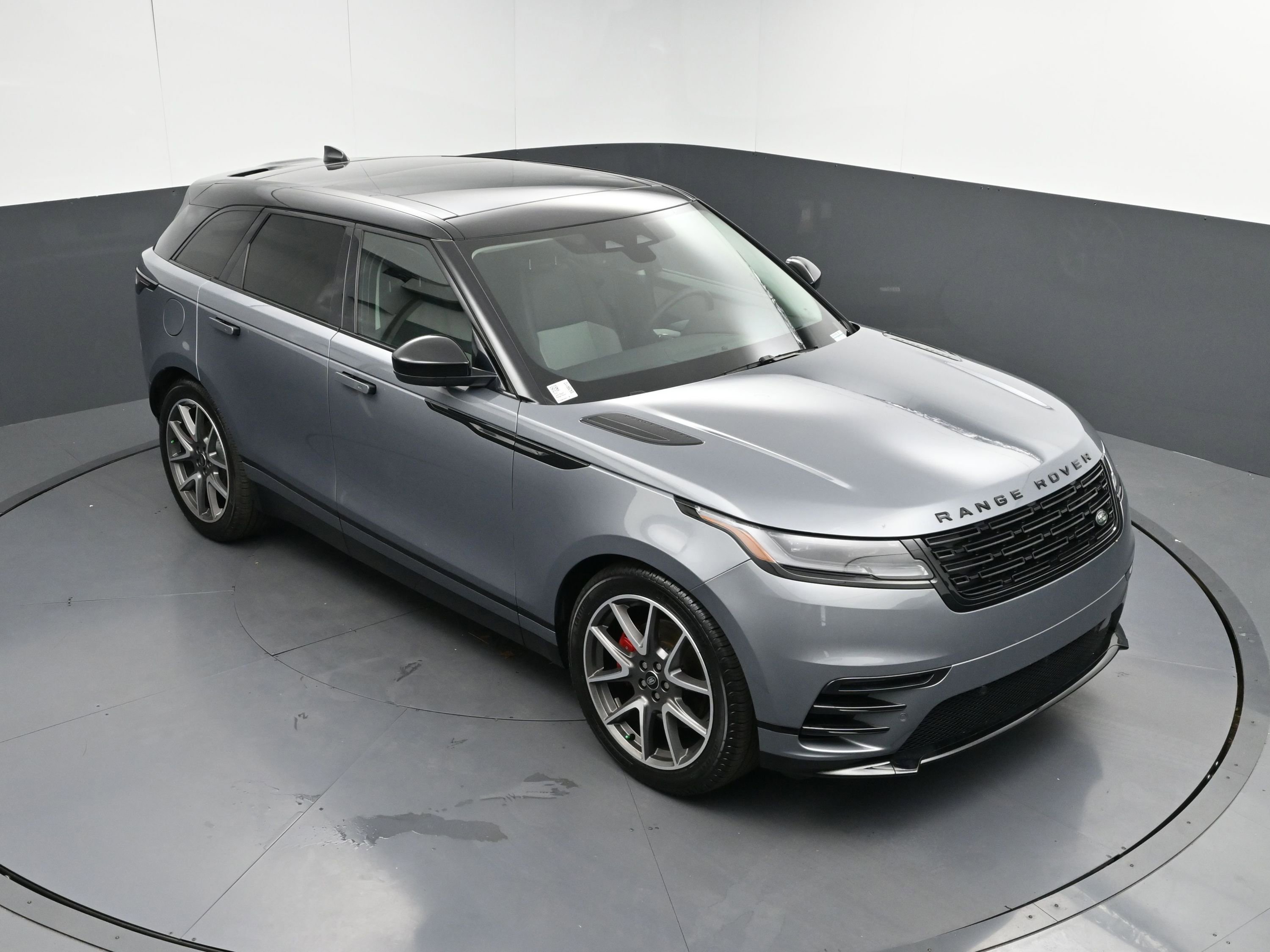 New 2025 Land Rover Range Rover Velar Dynamic SE image 37