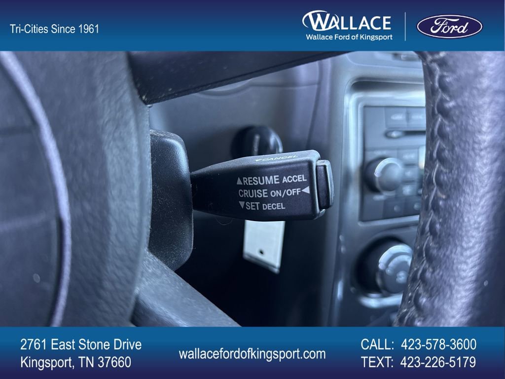 Used 2010 Dodge Challenger SE RWD image 17